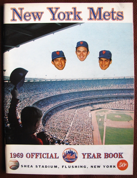 1969 NEW YORK METS YEARBOOK- CHAMPIONSHIP YEAR !