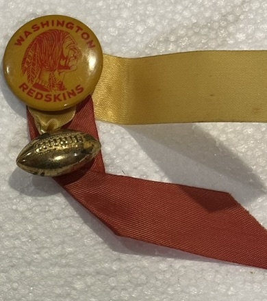 VINTAGE WASHINGTON REDSKINS PIN