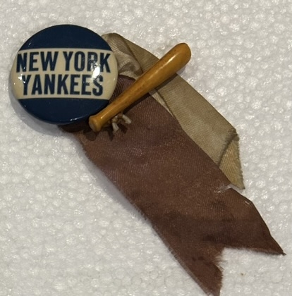 VINTAGE NEW YORK YANKEES PIN