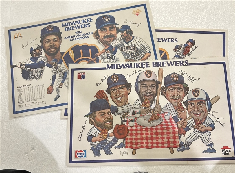 VINTAGE 1982 MILWAUKEE BREWERS PLACEMATS w/PLAYERS - 4 DIFFERENT