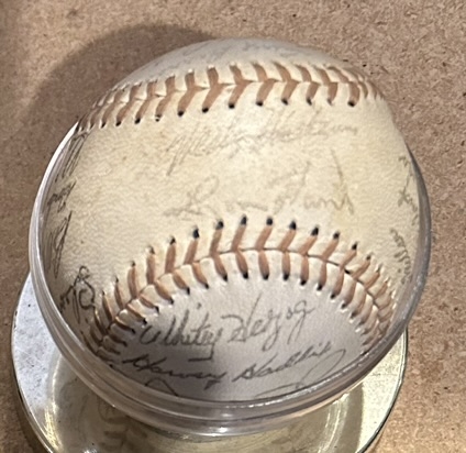 VINTAGE 1966 NEW YORK METS FACSIMILE SIGNED BASEBALL