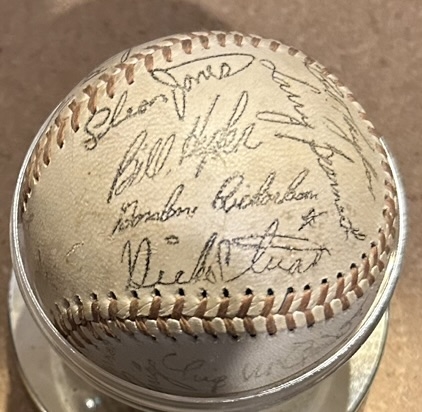 VINTAGE 1966 NEW YORK METS FACSIMILE SIGNED BASEBALL