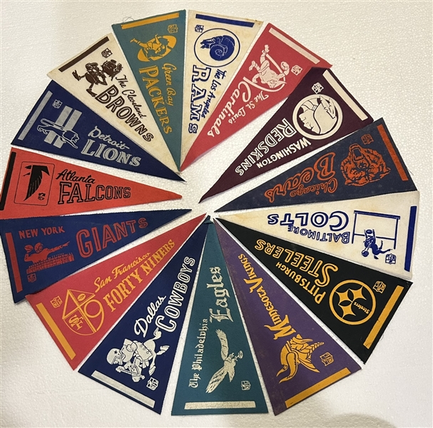 VINTAGE 1966 NFL mini PENNANTS- COMP[LETE SET OF 15