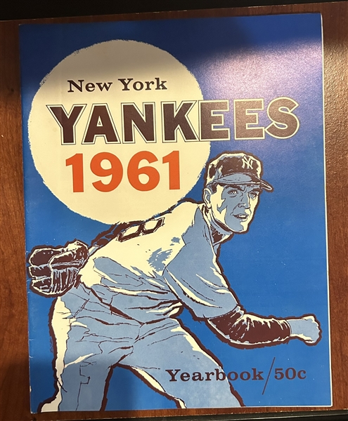 VINTAGE 1961 NEW YORK YANKEES YEARBOOK