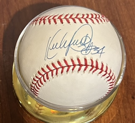 KIRBY PUCKETT SIGNED BASEBALL w/SGC COA