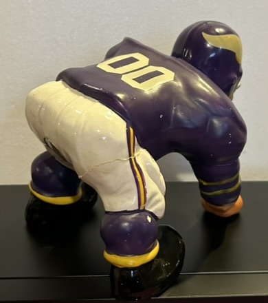 60's MINNESOTA VIKINGS KAIL LARGE DOWN LINEMAN STATUE