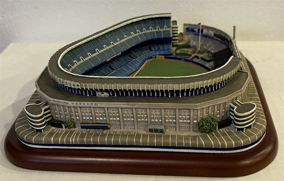 YANKEE STADIUM DANBURY MINT STATUE w/BOX