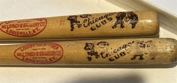 VINTAGE CHICAGO CUBS BAT-SHAPED PEN & PENCIL SET