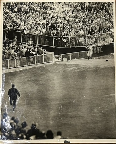 1947 AL GIANFRIDO FAMOUS WORLD SERIES CATCH 11 X 14 PHOTO