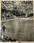 1947 AL GIANFRIDO "FAMOUS WORLD SERIES CATCH" 11" X 14" PHOTO