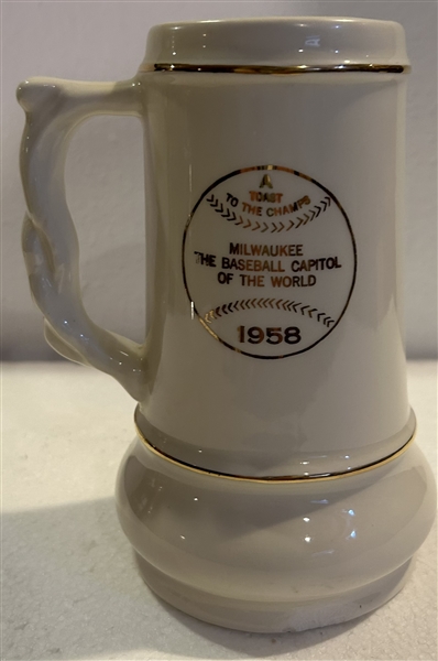 1958 MILWAUKEE BRAVES BASEBALL CAPITOL OF THE WORLD MUG
