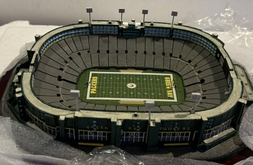 LAMBEAU FIELD GREEN BAY PACKERS DANBURY MINT STATUE w/BOX