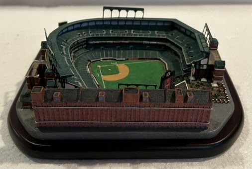 CAMDEN YARDS BALTIMORE ORIOLES DANBURY MINT STATUE w/BOX