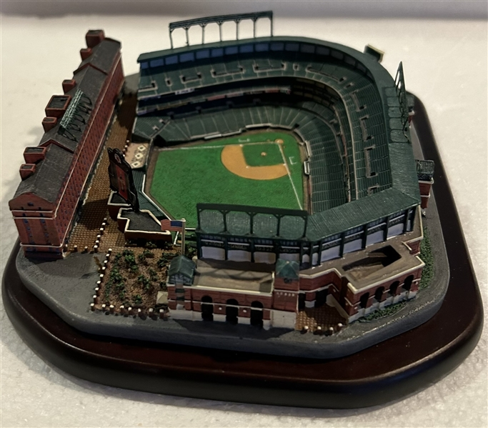CAMDEN YARDS BALTIMORE ORIOLES DANBURY MINT STATUE w/BOX