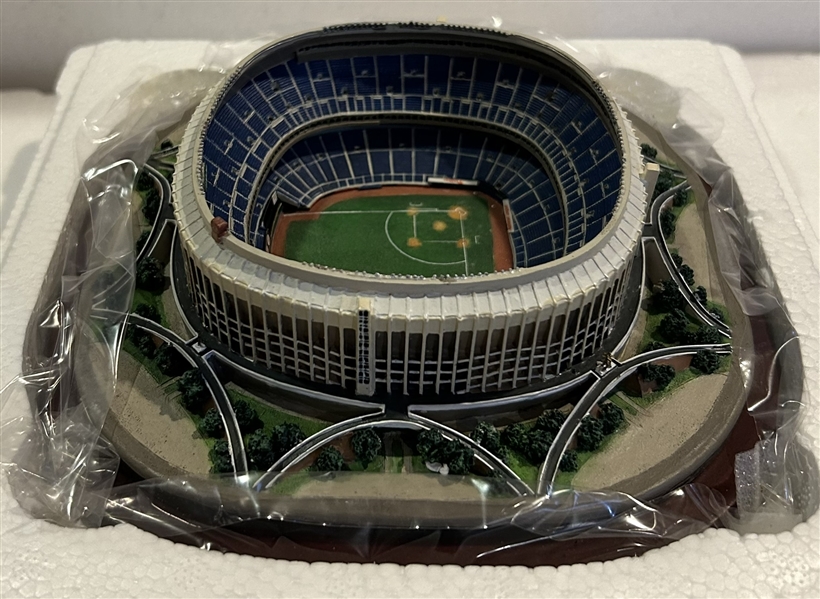 VETERANS STADIUM PHILADELPHIA PHILLIES DANBURY MINT STATUE w/BOX & COA