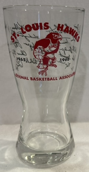 1965-66 ST. LOUIS HAWKS GLASS w/PLAYER SIGNATURES