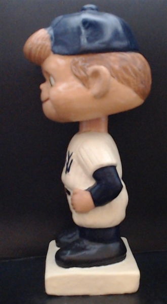 60'S WHITE BASE NY YANKEES BOBBING HEAD
