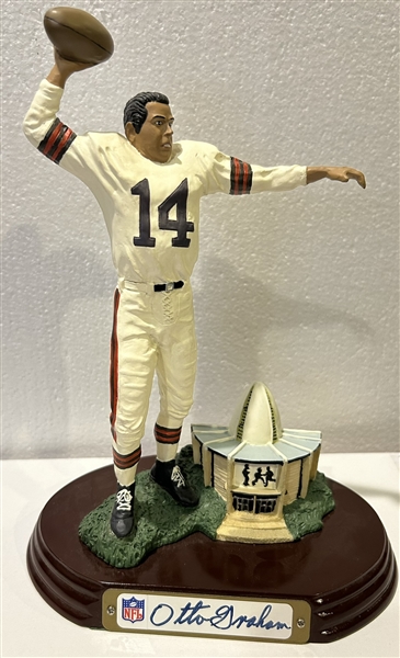 1999 OTTO GRAHAM PRO FOOTBALL HALL OF FAME SIGNED STATUE