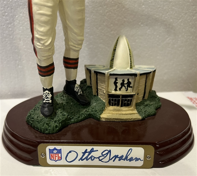 1999 OTTO GRAHAM PRO FOOTBALL HALL OF FAME SIGNED STATUE