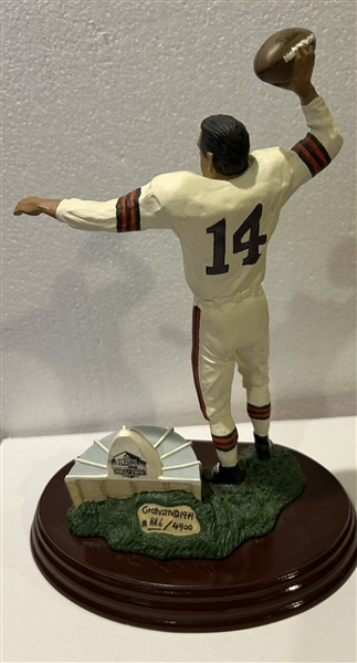 1999 OTTO GRAHAM PRO FOOTBALL HALL OF FAME SIGNED STATUE