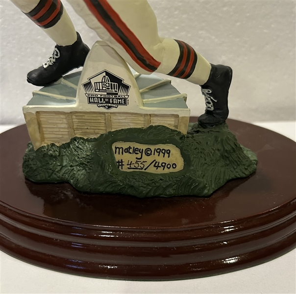 1999 MARION MOTLEY PRO FOOTBALL HALL OF FAME SIGNED STATUE