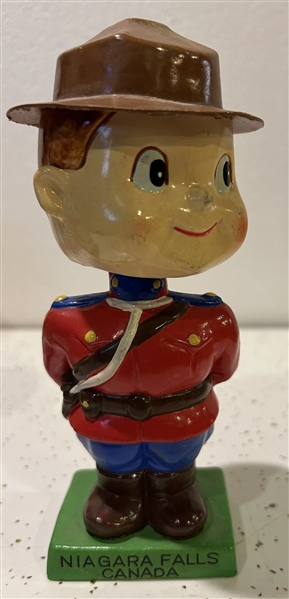 60s NIAGARA FALLS SOUVENIR CANADIAN MOUNTIE BOBBING HEAD