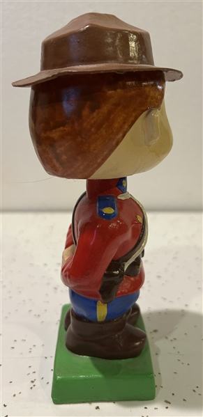 60s NIAGARA FALLS SOUVENIR CANADIAN MOUNTIE BOBBING HEAD