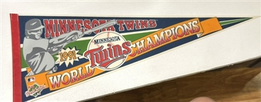 1991 MINNESOTA TWINS "WORLD CHAMPIONS" PENNANT