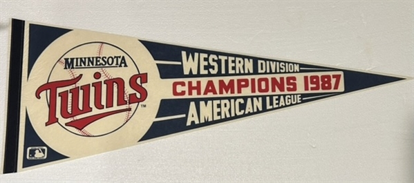 1987 MINNESOTA TWINS WESTERN DIVISION CHAMPIONS PENNANT